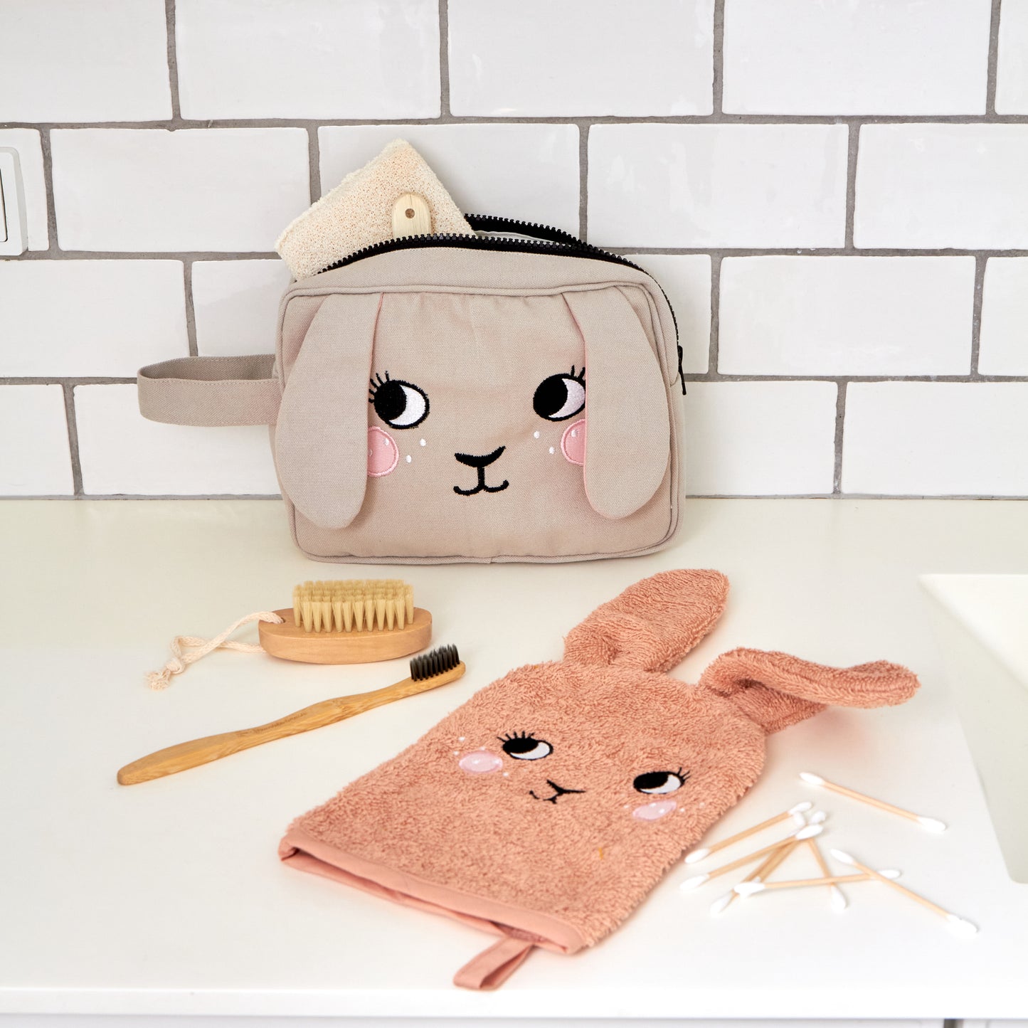BUNNY WASH BAG
