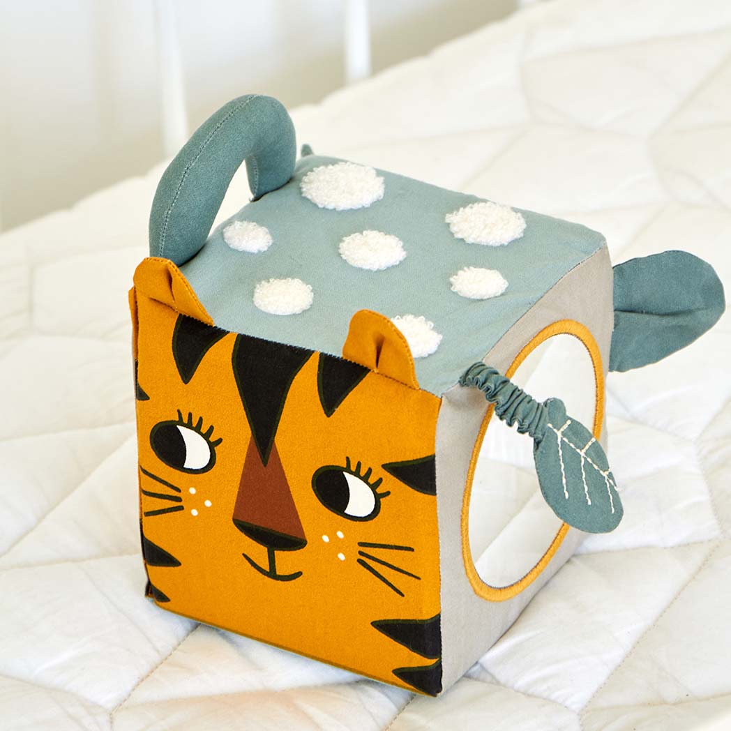 JUNGLE ACTIVITY CUBE