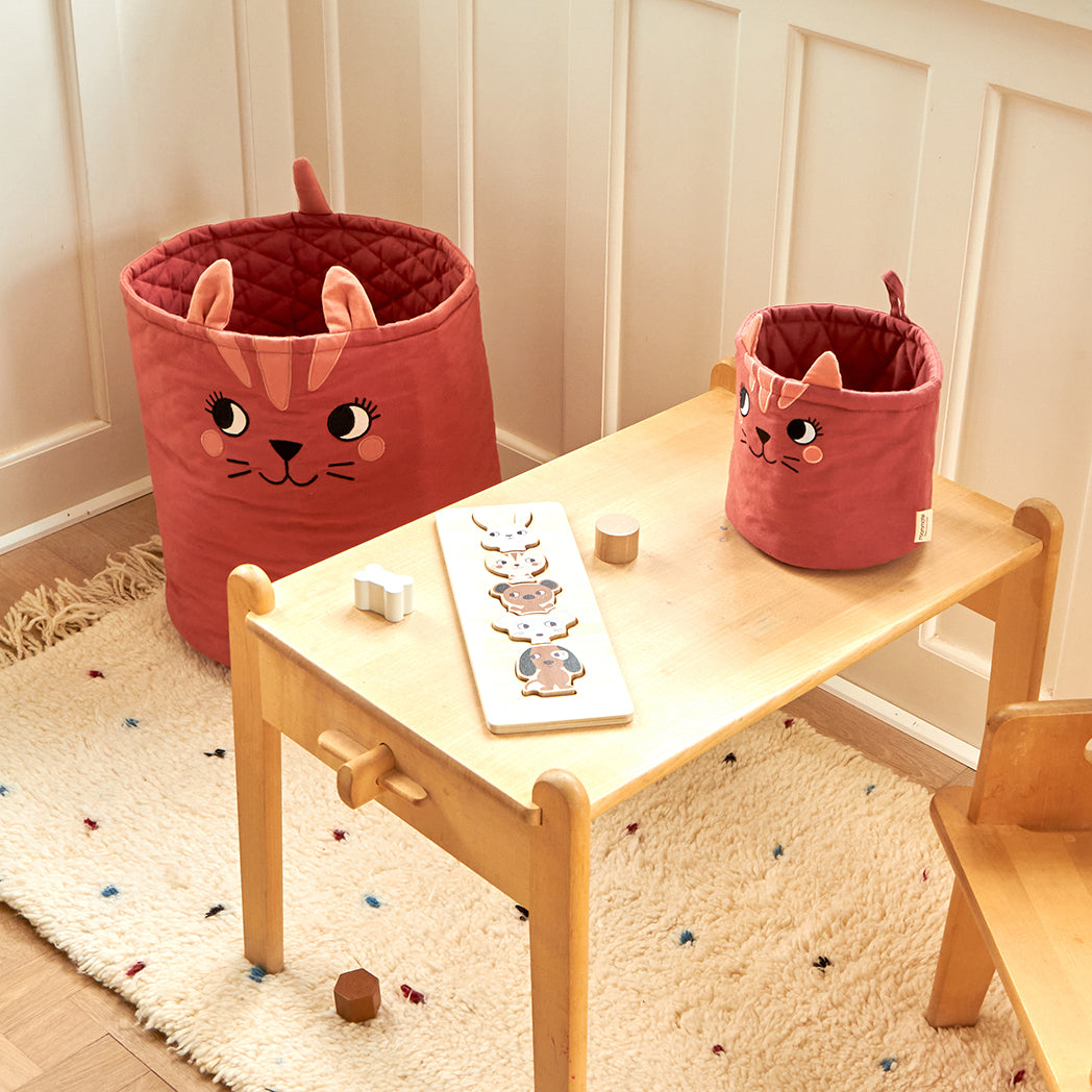 Cat Storage Basket - Red Marsala • ROOMMATE.dk
