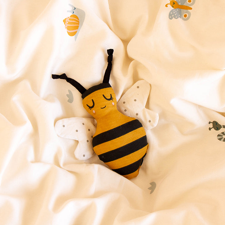BEE RATTLE