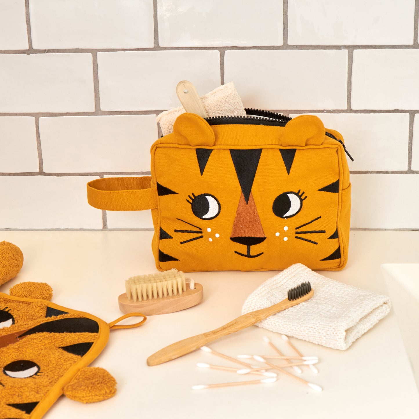 TIGER WASH BAG