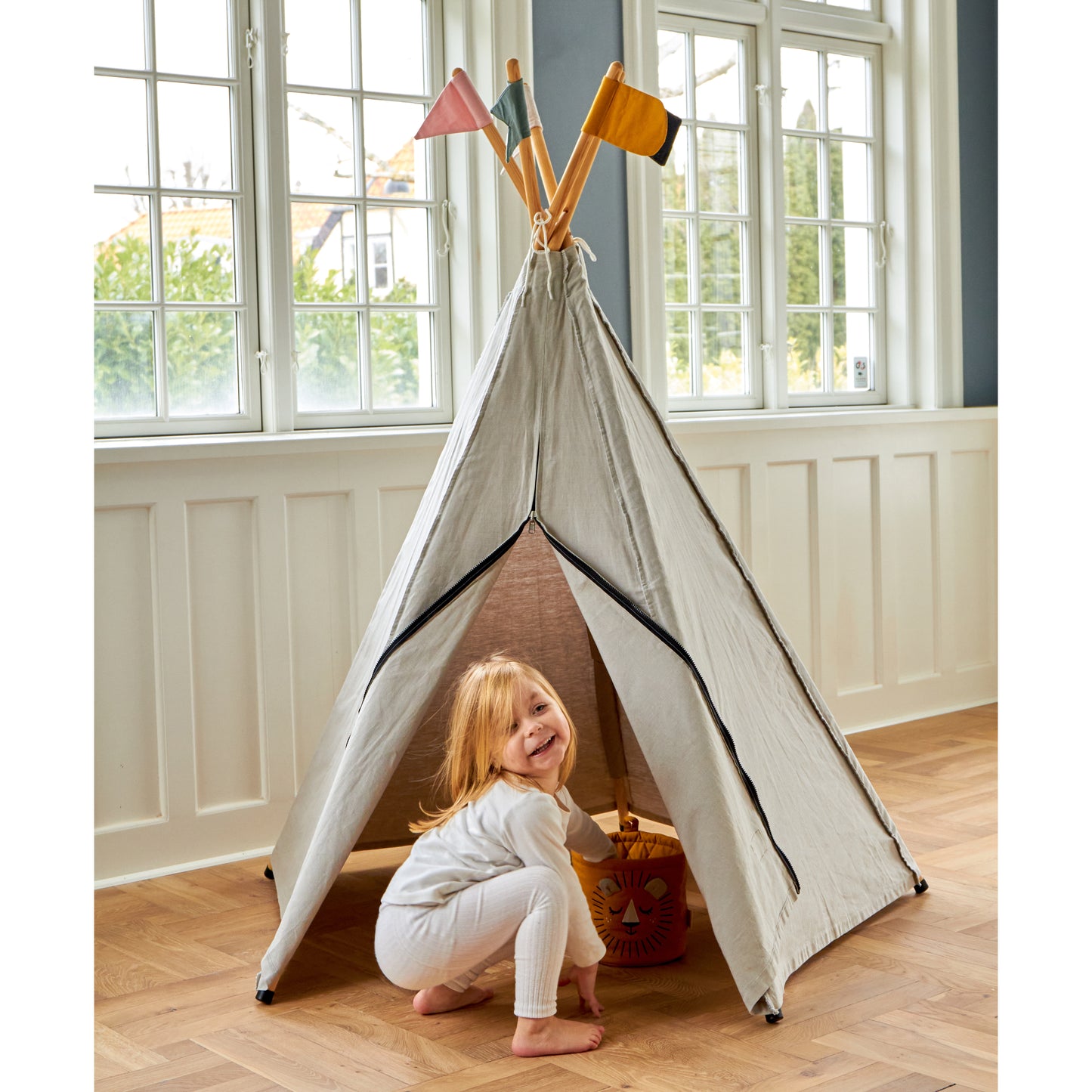 Play tent Hippie Tipi - Light Grey - ROOMMATE.dk