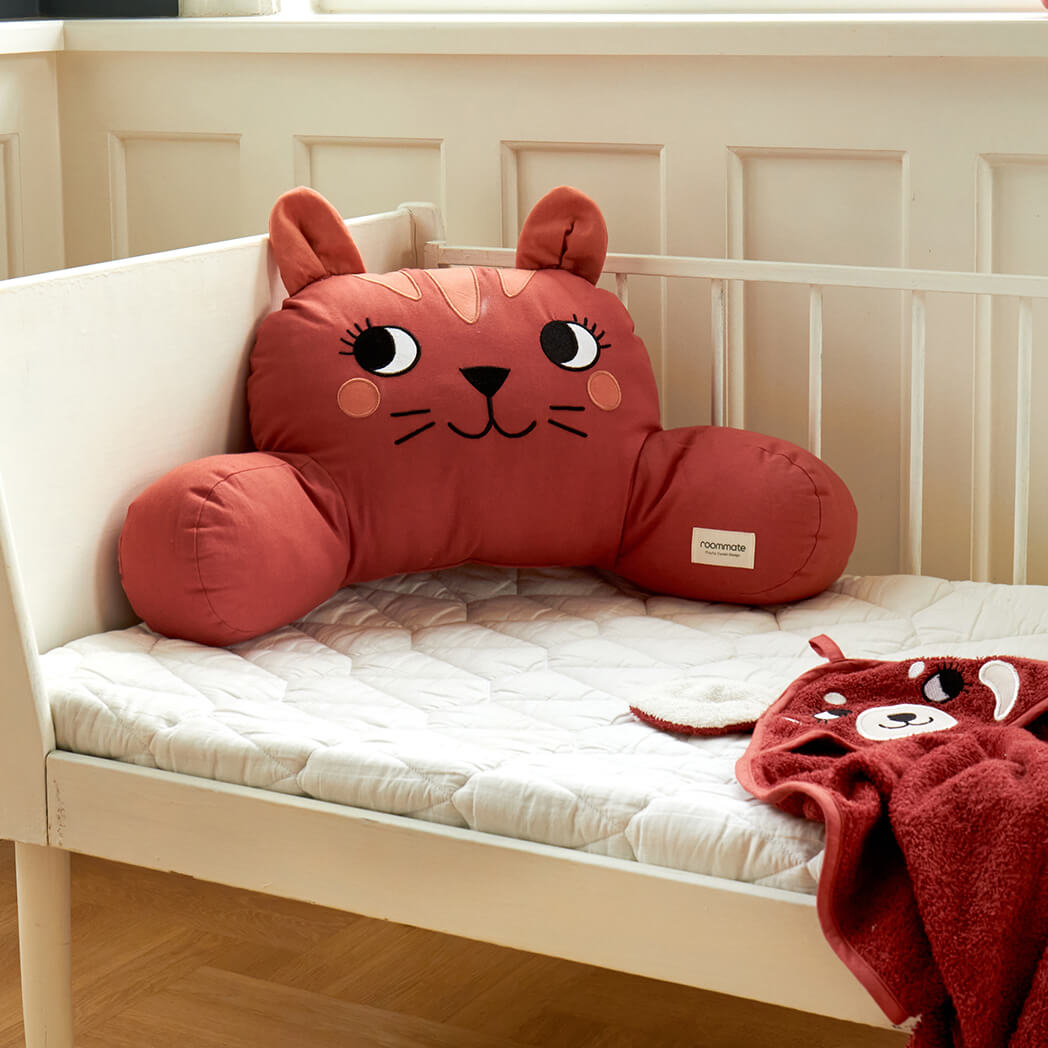 Cat Pram Cushion-  Red Marsala • ROOMMATE.dk